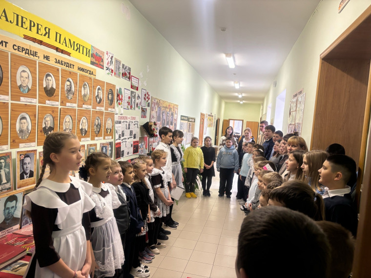 В школе прошел митинг, посвященный Дню Героев Отечества..